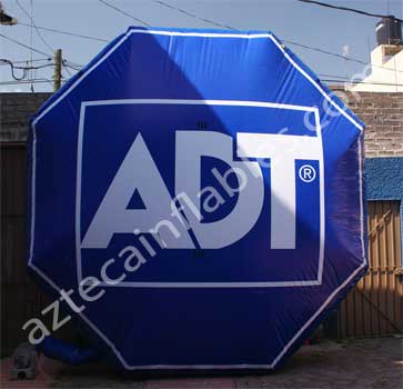inflable logotipo adt